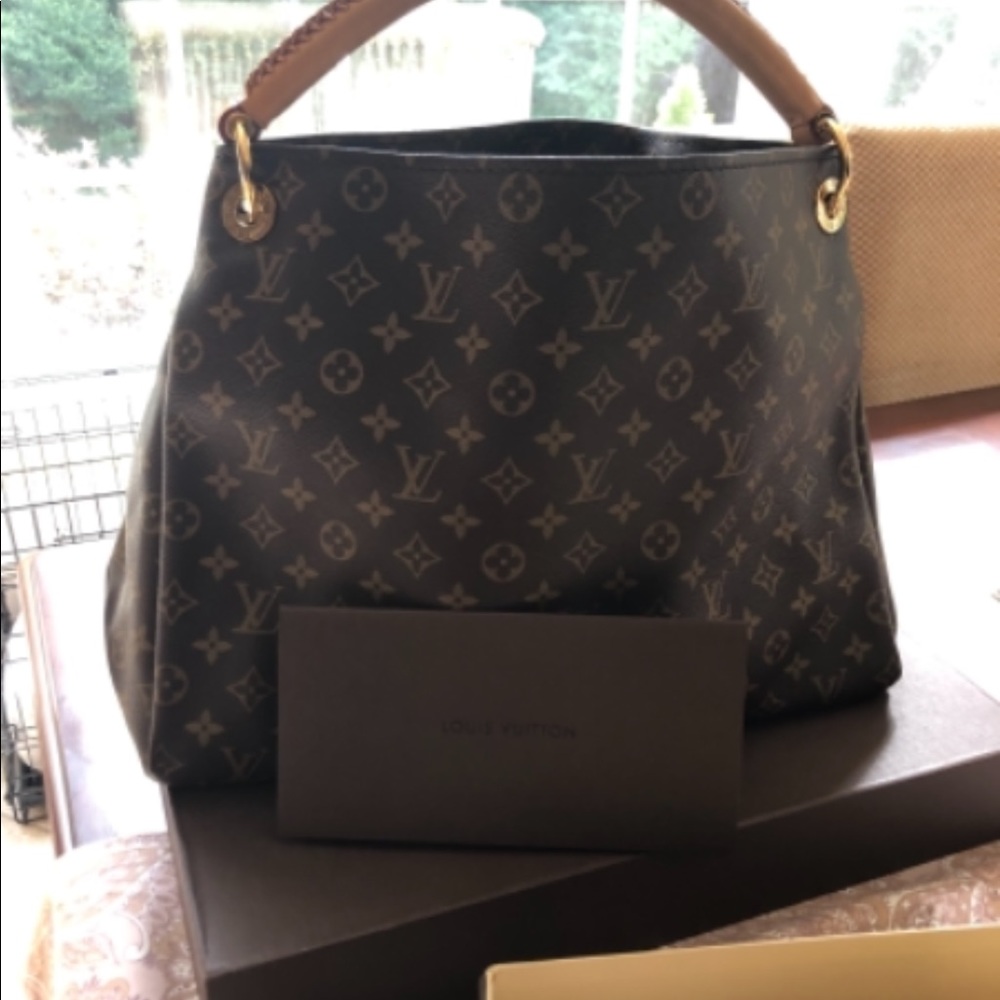 Louis Vuitton monogram purse